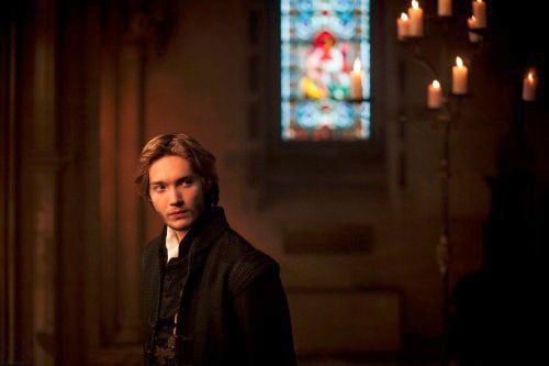 Reign : Fotoğraf Toby Regbo