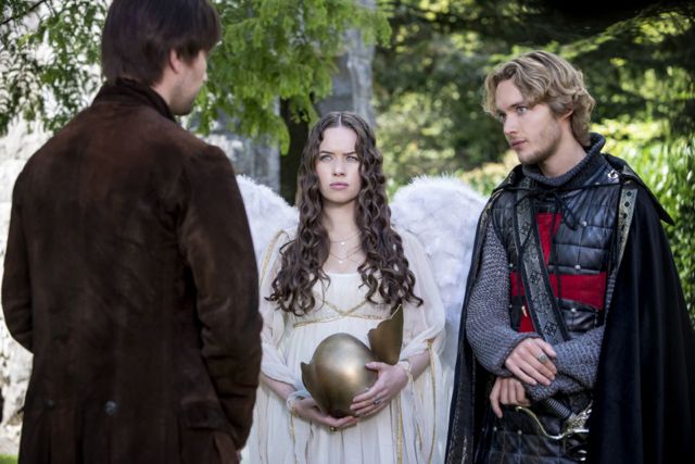 Reign : Fotoğraf Anna Popplewell, Toby Regbo