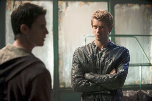 Fotoğraf Luke Mitchell