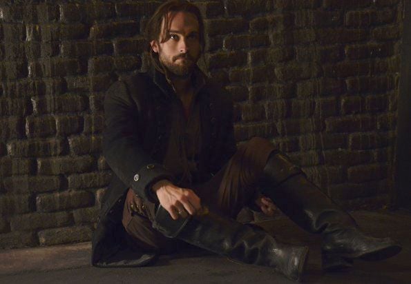 Fotoğraf Tom Mison