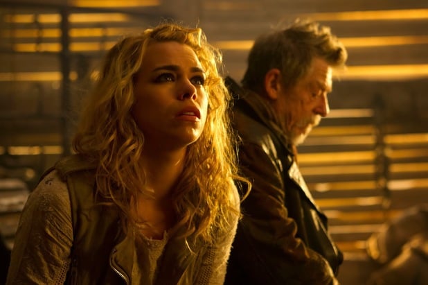 Doctor Who (2005) : Fotoğraf John Hurt, Billie Piper