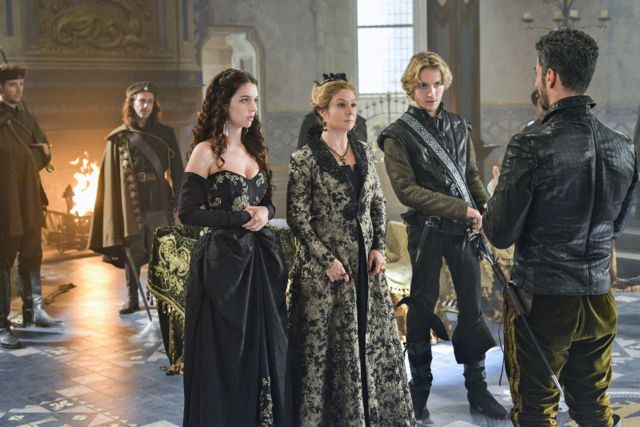 Fotoğraf Toby Regbo, Megan Follows, Adelaide Kane