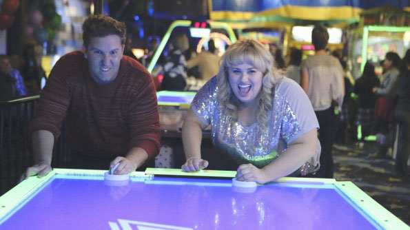 Fotoğraf Nate Torrence, Rebel Wilson