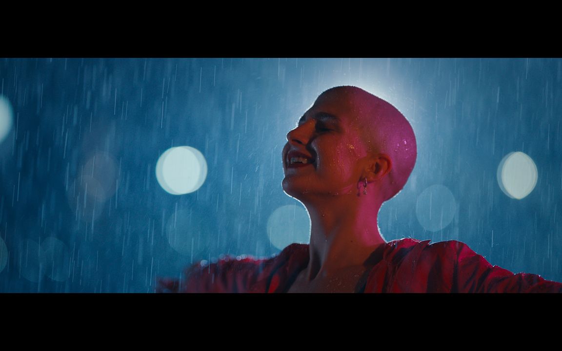 Demir Kadın: Neslican : Fotoğraf