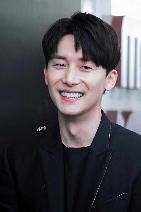 Afiş Jun-han Kim