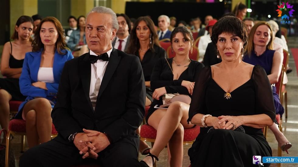 Gecenin Ucunda : Fotoğraf