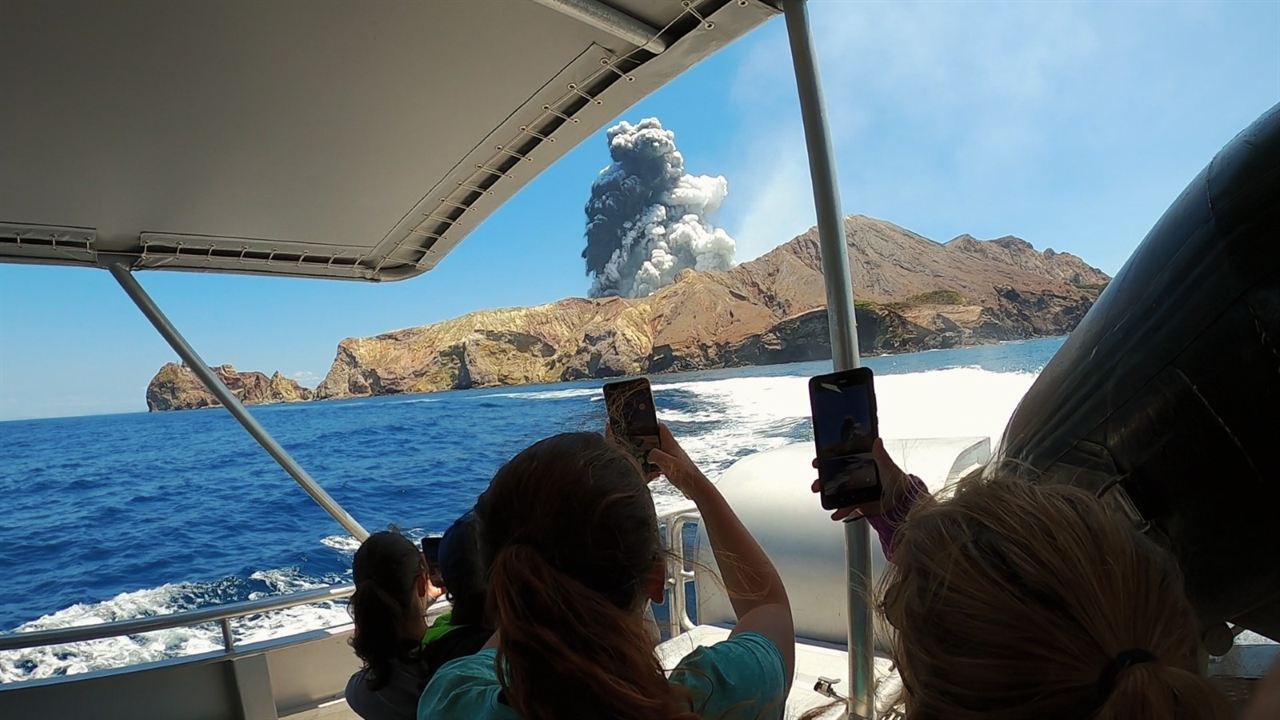 The Volcano: Rescue From Whakaari : Fotoğraf