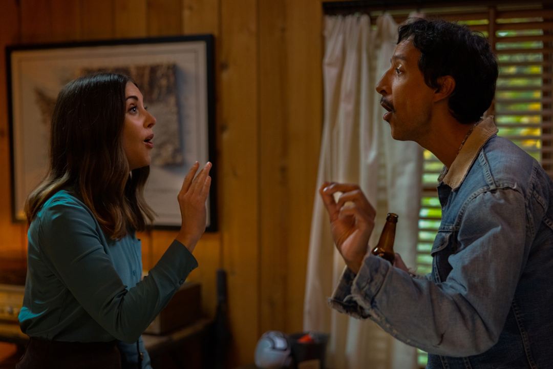 Somebody I Used To Know : Fotoğraf Alison Brie, Danny Pudi