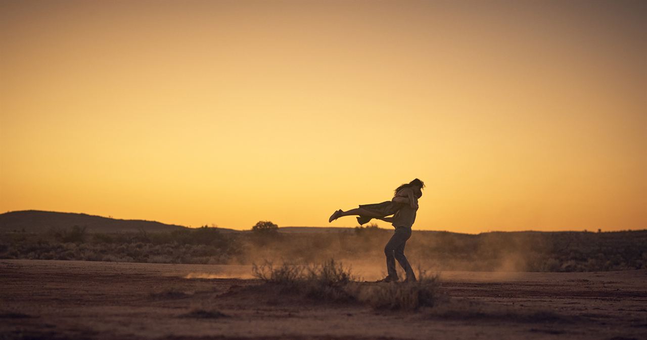 Carmen : Fotoğraf Melissa Barrera, Paul Mescal