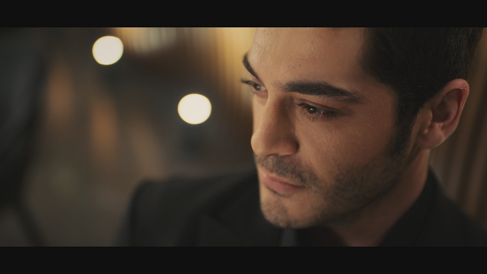 Bambaşka Biri : Fotoğraf