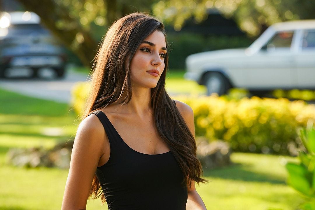 Bambaşka Biri : Fotoğraf