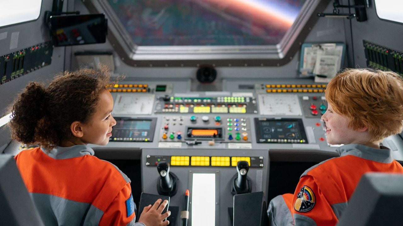 Uzaydan Mesaj Var! : Fotoğraf Felix Nölle, Ava-Elizabeth Awe