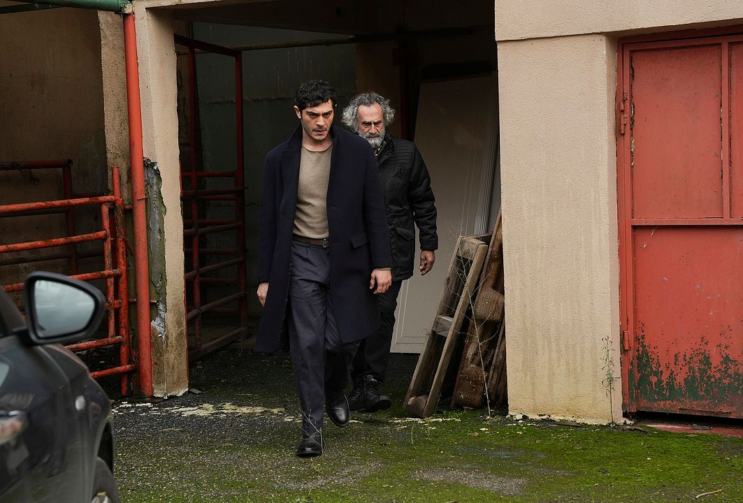 Bambaşka Biri : Fotoğraf